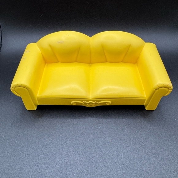 Vintage G1 My Little Pony Paradise Estate Yellow Plastic Sofa Hasbro MLP - Picture 2 of 8